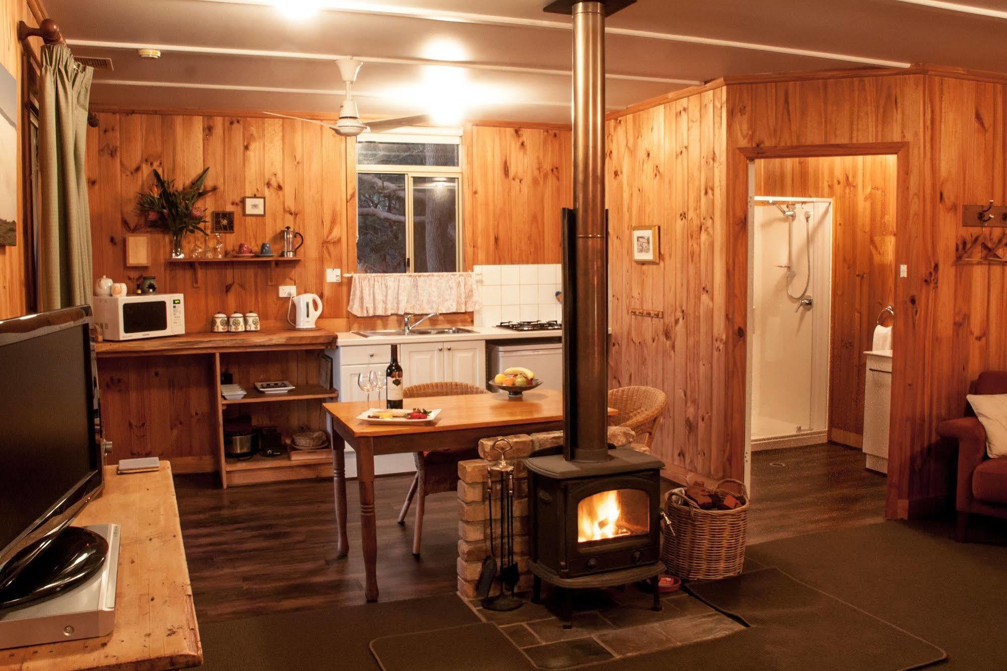 Balingup Heights Hilltop Forest Cottages ภายนอก รูปภาพ