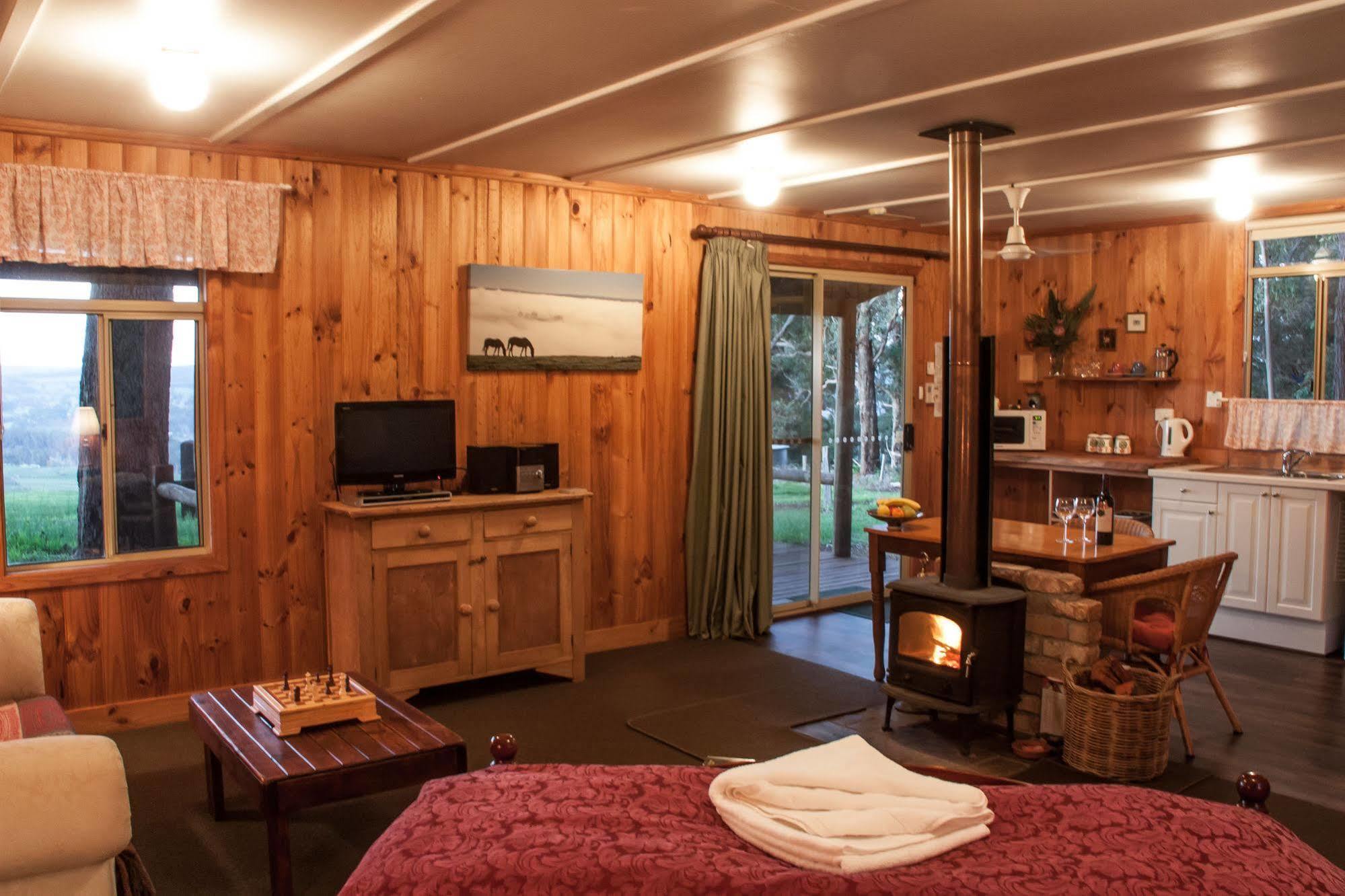 Balingup Heights Hilltop Forest Cottages ภายนอก รูปภาพ