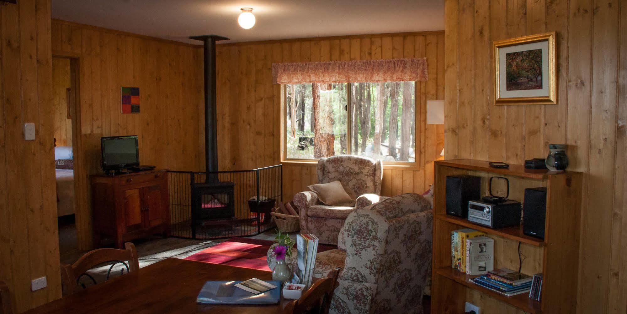 Balingup Heights Hilltop Forest Cottages ภายนอก รูปภาพ