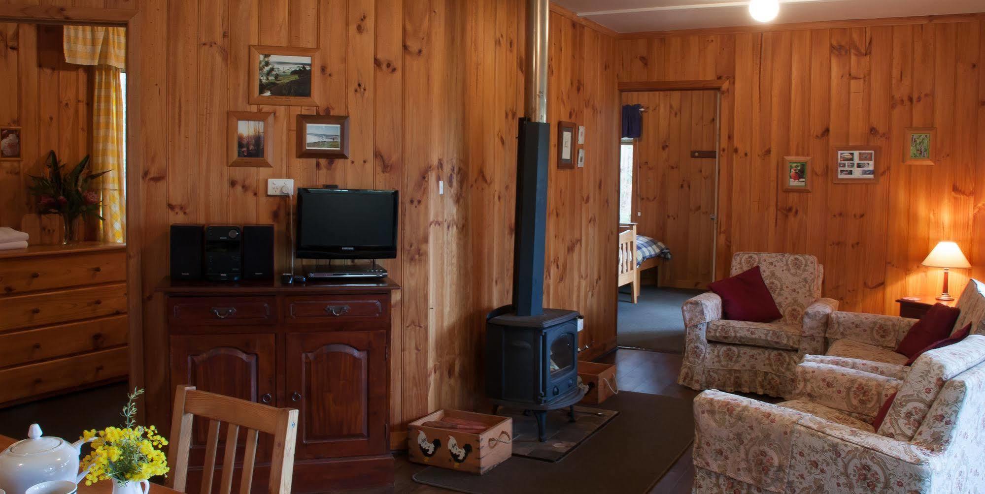 Balingup Heights Hilltop Forest Cottages ภายนอก รูปภาพ